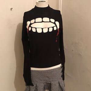 Vampire peekaboo top